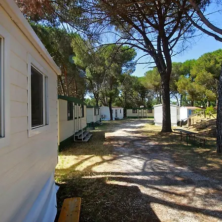 Caravan Park - Ila02101h-mya *